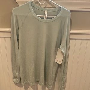 Lululemon brand new swiftly Tech Long Sleeve 2.0